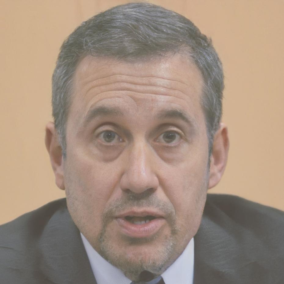 Dr. Andreas Mueller - Internationaler Finanzberater